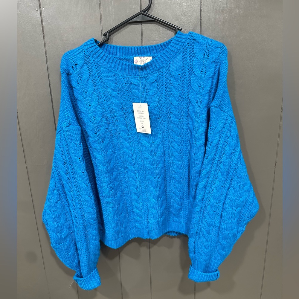 HIPPIE ROSE cable knit sweater